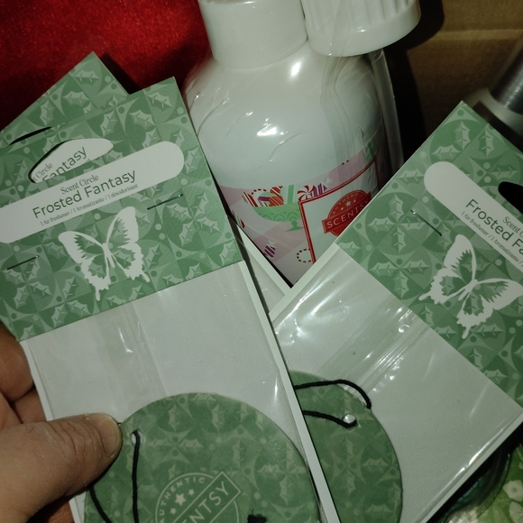 Scentsy Festive Fragrance Whiff Box  Collection 🆕 - Picture 4 of 5